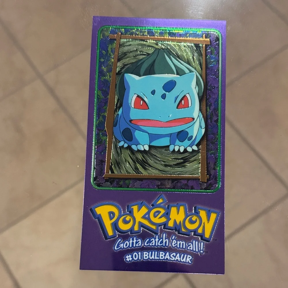 Topps Bulbasaur 3 of 5 Oversized Card - Picture 3 of 4